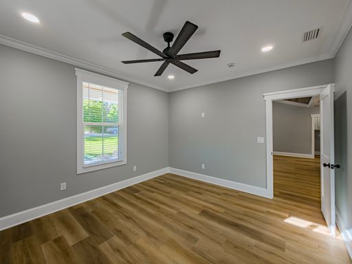 Listing photo thumbnail