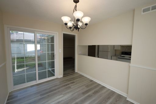 Listing photo thumbnail