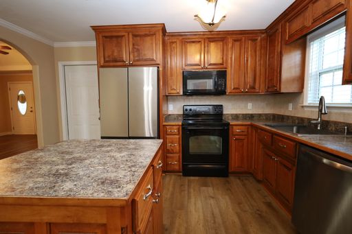 Listing photo thumbnail
