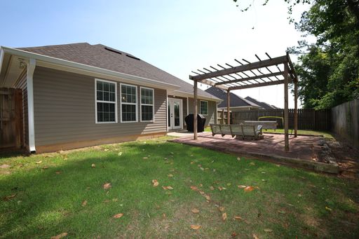 Listing photo thumbnail