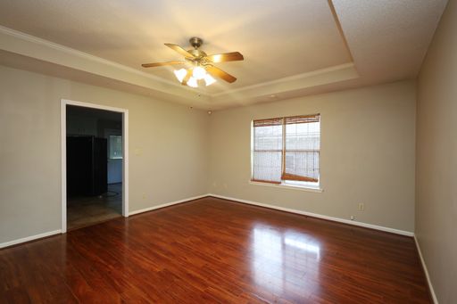 Listing photo thumbnail