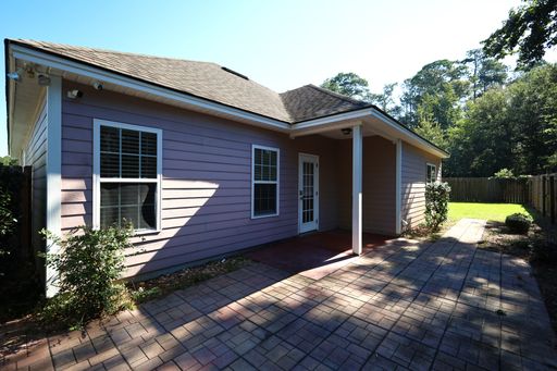 Listing photo thumbnail