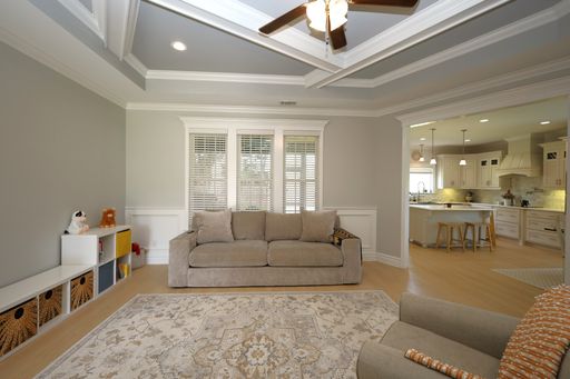 Listing photo thumbnail