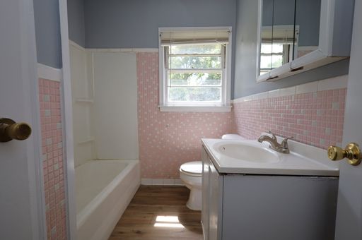 Listing photo thumbnail