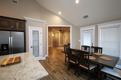 Listing photo thumbnail