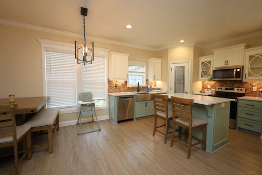 Listing photo thumbnail