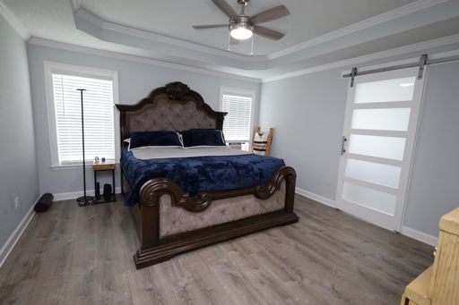Listing photo thumbnail
