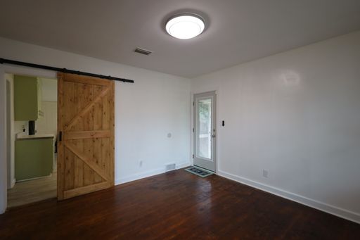 Listing photo thumbnail