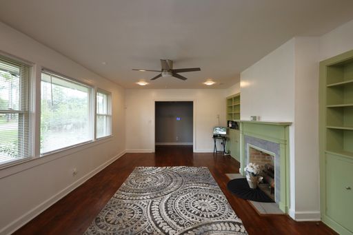 Listing photo thumbnail