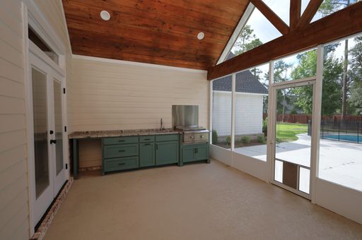 Listing photo thumbnail