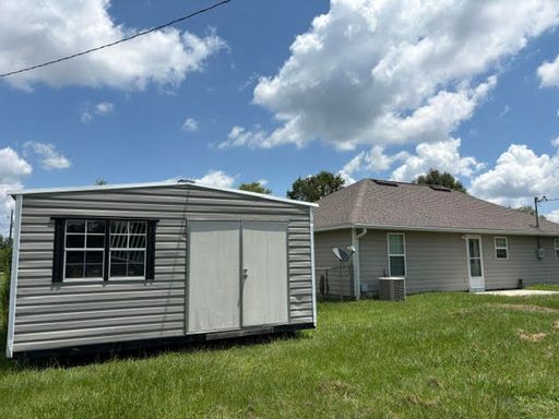 Listing photo thumbnail