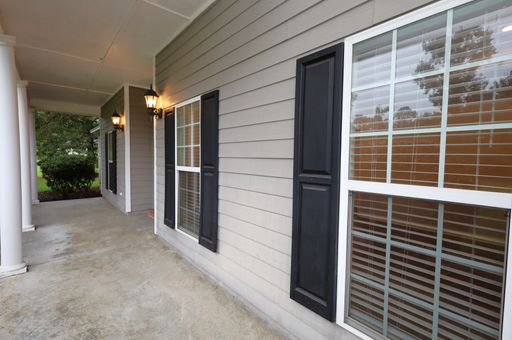 Listing photo thumbnail