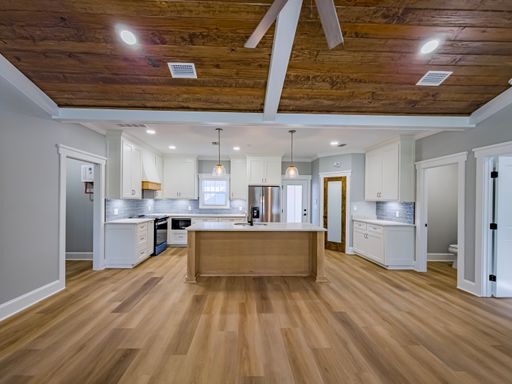 Listing photo thumbnail