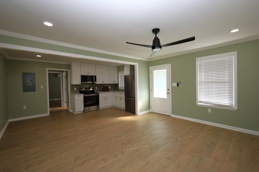 Listing photo thumbnail