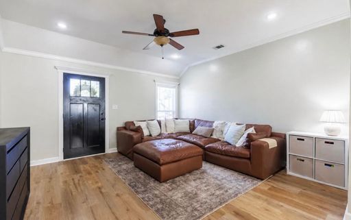Listing photo thumbnail