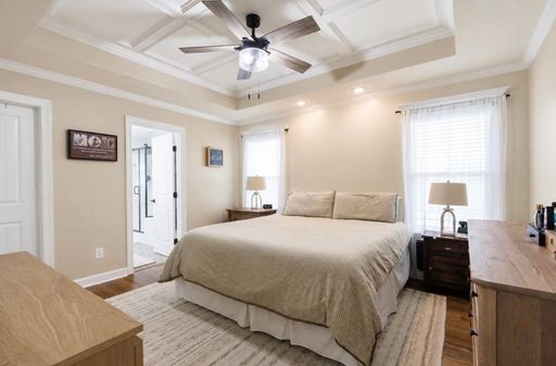 Listing photo thumbnail