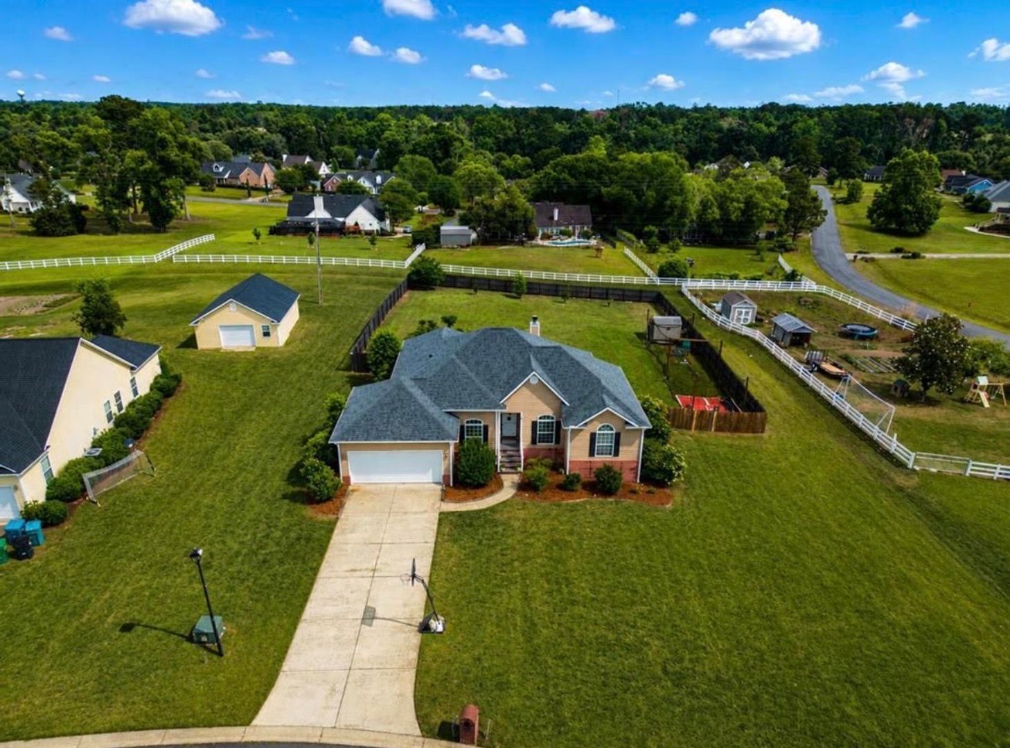 Valdosta House: 4004 Grey Oak Drive