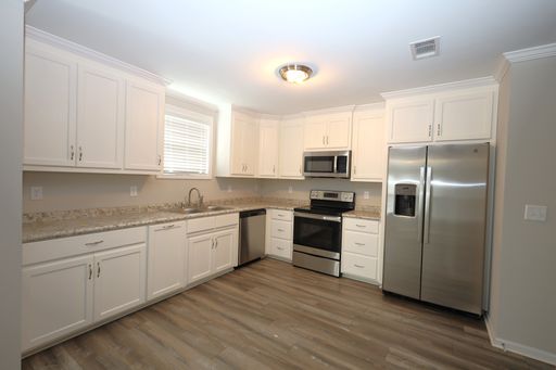 Listing photo thumbnail