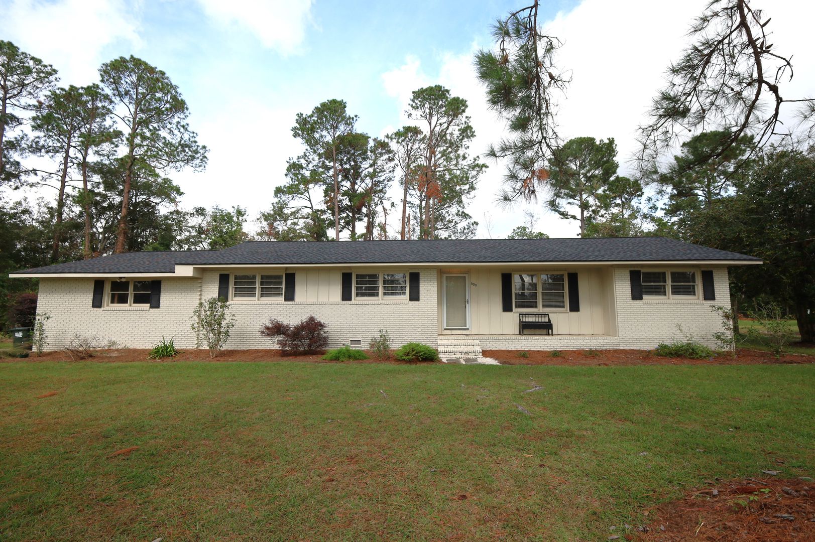 609 East Stanfill Street***, Hahira, GA 31632