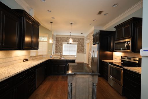 Listing photo thumbnail