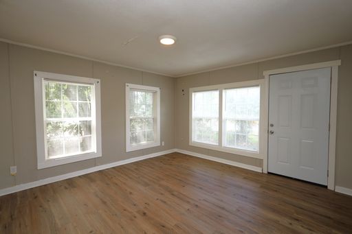 Listing photo thumbnail