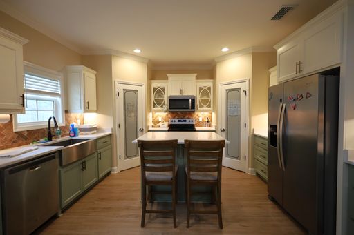 Listing photo thumbnail