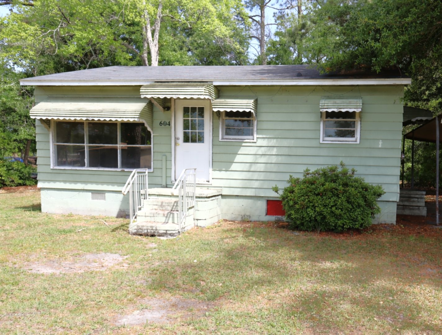 Valdosta House: 604 E Brookwood Dr