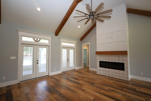 Listing photo thumbnail