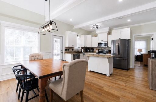 Listing photo thumbnail