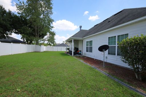 Listing photo thumbnail