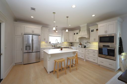 Listing photo thumbnail