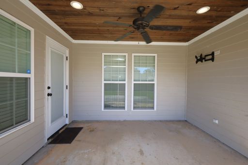 Listing photo thumbnail