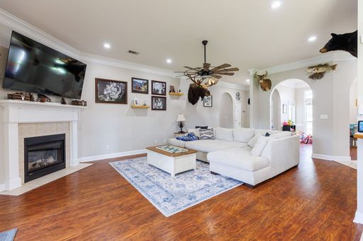 Listing photo thumbnail