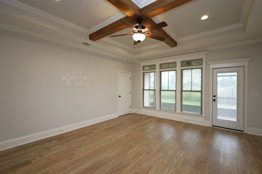 Listing photo thumbnail