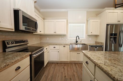 Listing photo thumbnail