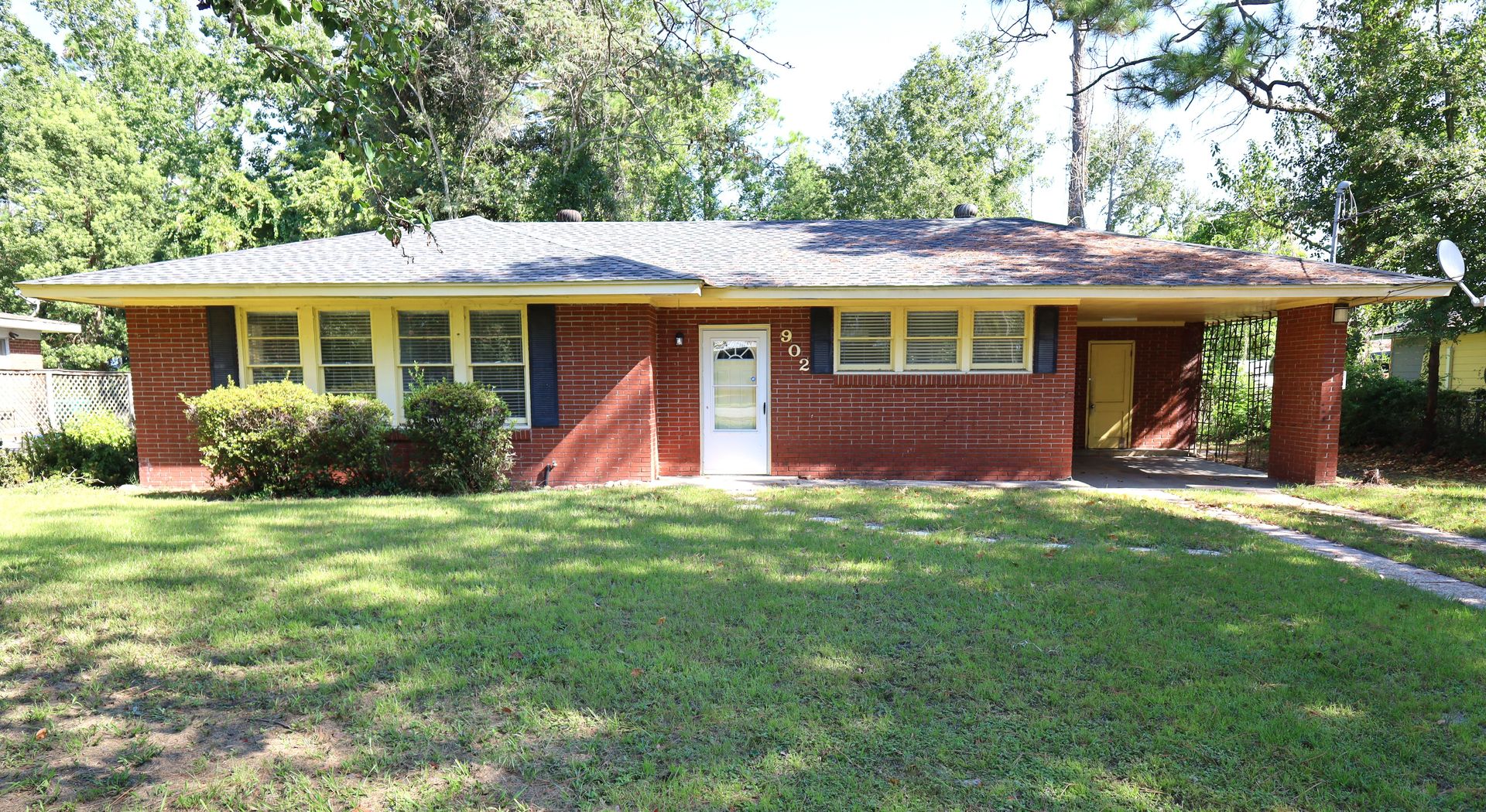 Valdosta House: 902 Ridgewood Drive