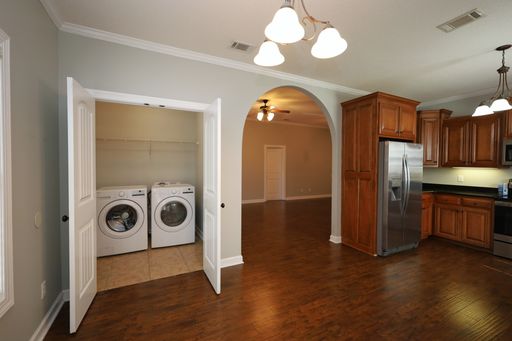 Listing photo thumbnail
