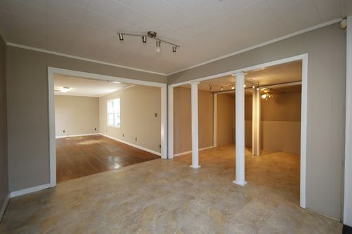 Listing photo thumbnail