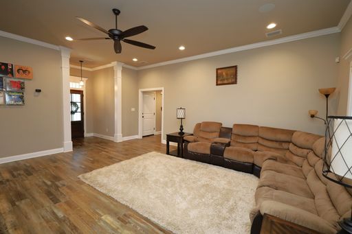 Listing photo thumbnail