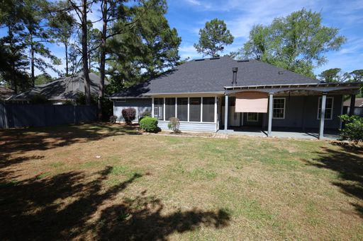 Listing photo thumbnail