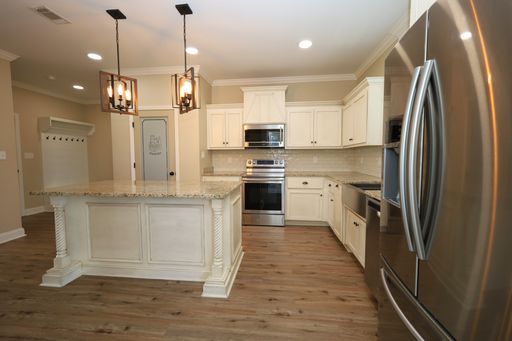 Listing photo thumbnail