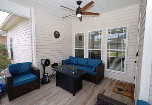 Listing photo thumbnail
