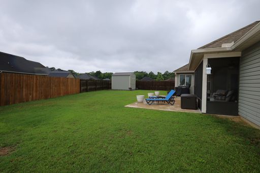 Listing photo thumbnail