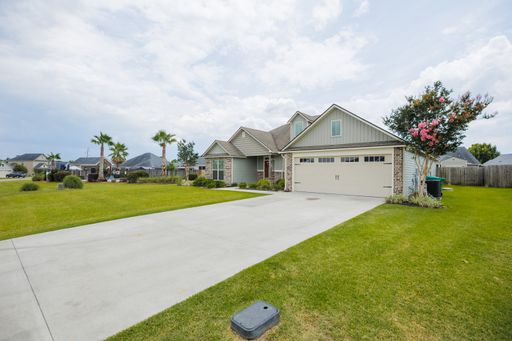 Listing photo thumbnail