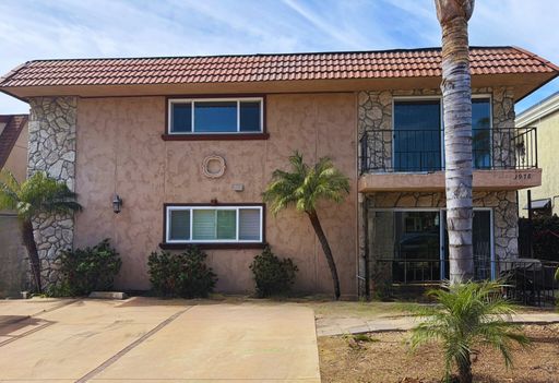 Upstairs Apartment Home in North Park – photo 1
