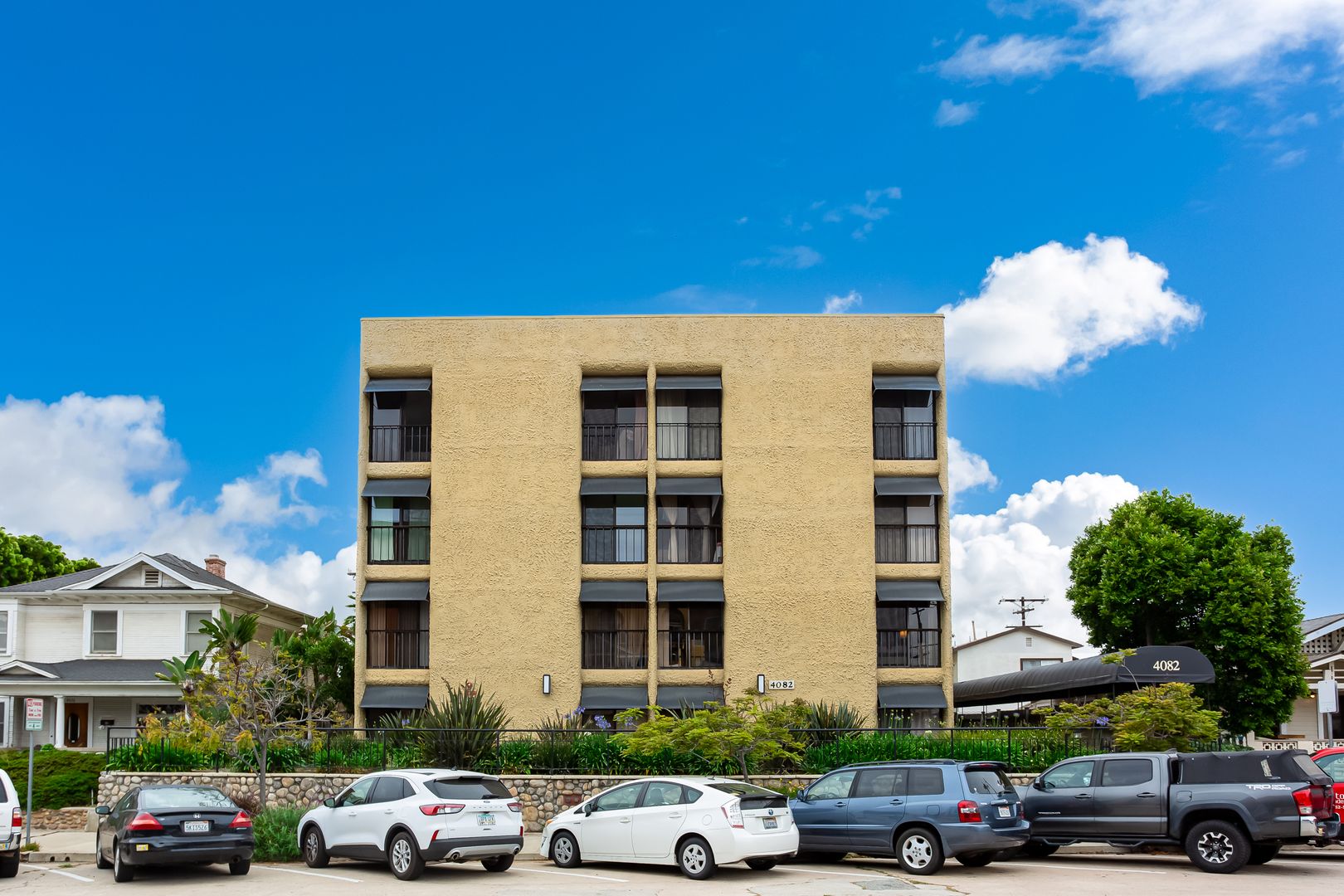 San Diego Condo: 4082 Albatross Street Apt 11