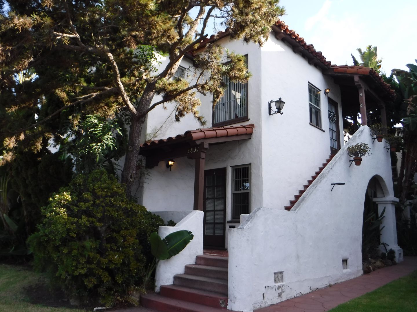 San Diego Apartment: 3831 1st Ave