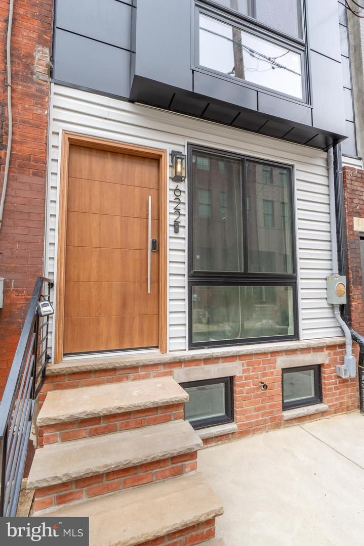 Philadelphia House: 622 McClellan St