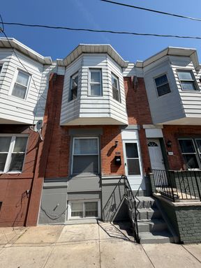 Move-In Ready 3BR/1BA South Philly Rowhome with In-Unit Laundry — 2 or 3BR Housing Choice Vouchers Welcome – photo 1