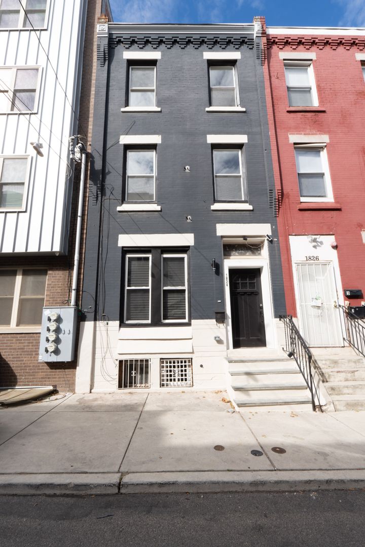 Philadelphia House: 1824 N Bouvier St